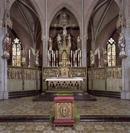 Interieur,_overzicht_van_altaar_-_Veghel_-_20424478_-_RCE